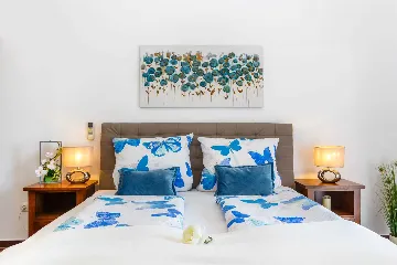 3-Bedroom Villa with Indoor & Outdoor Pool in Kras