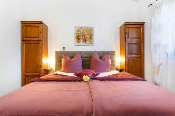 3-Bedroom Villa with Indoor & Outdoor Pool in Kras