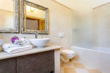 3-Bedroom Villa with Indoor & Outdoor Pool in Kras