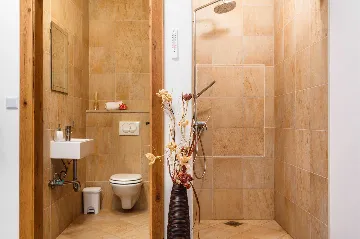 3-Bedroom Villa with Indoor & Outdoor Pool in Kras