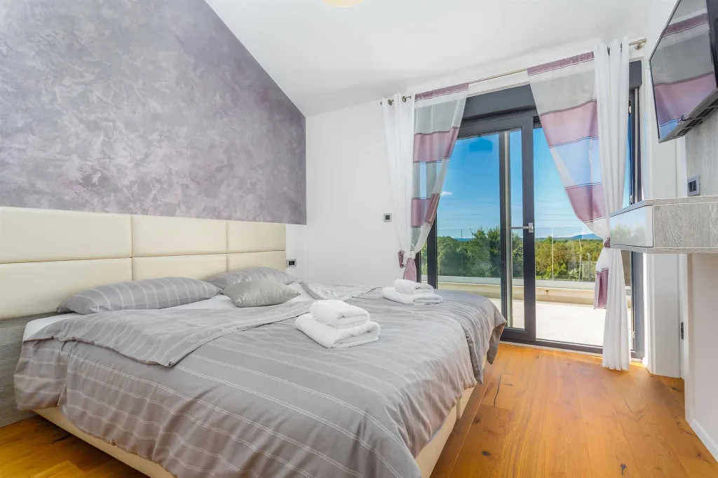 Dobrinj 3-Bedroom Villa with Private Heated Pool