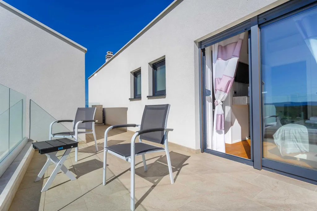 Dobrinj 3-Bedroom Villa with Private Heated Pool
