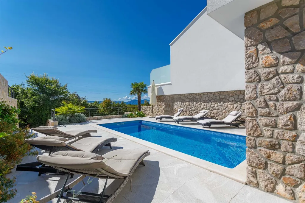 Dobrinj 3-Bedroom Villa with Private Heated Pool