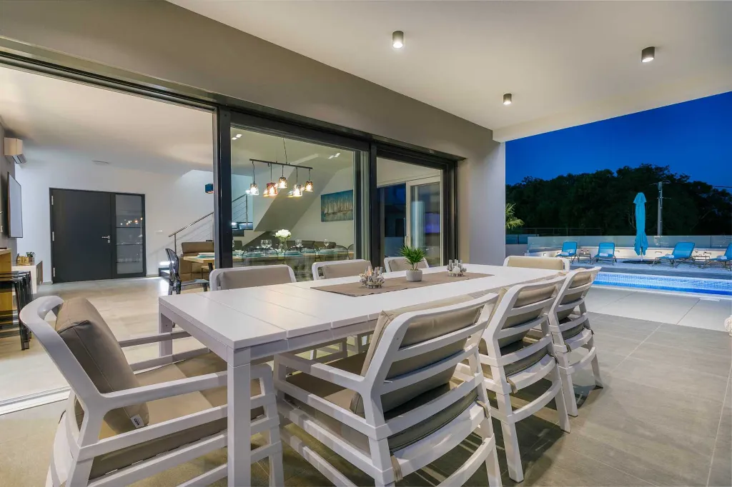 Malinska Villa with Heated Pool for 10 Guests