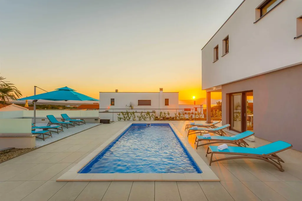 Malinska Villa with Heated Pool for 10 Guests