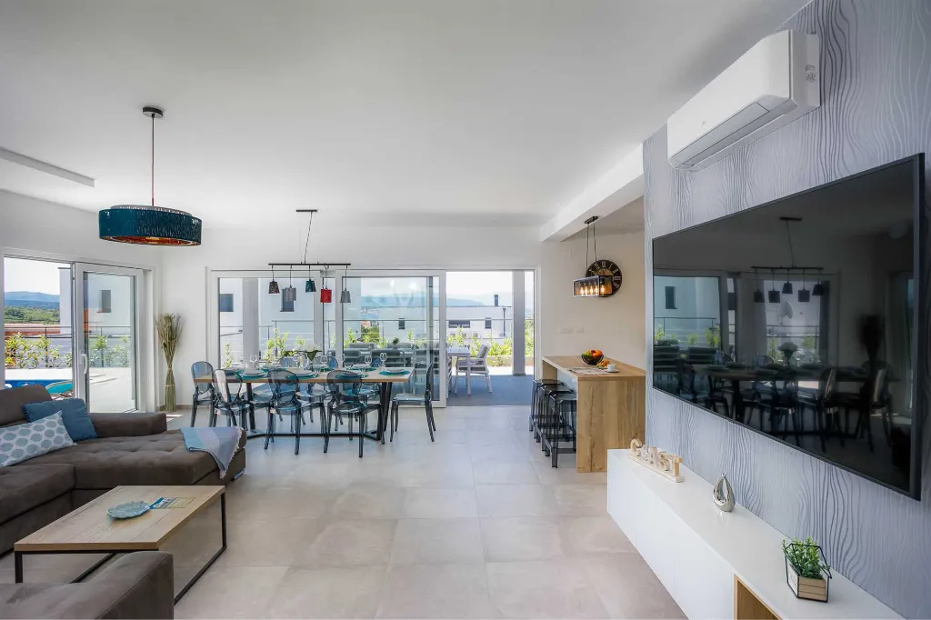 Malinska Villa with Heated Pool for 10 Guests