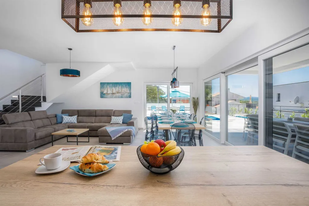 Malinska Villa with Heated Pool for 10 Guests