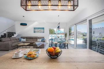 Malinska Villa with Heated Pool for 10 Guests