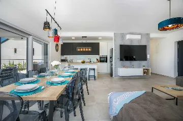 Malinska Villa with Heated Pool for 10 Guests