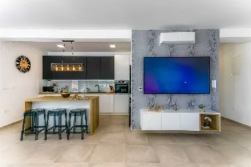 Malinska Villa with Heated Pool for 10 Guests