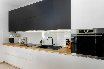 Malinska Villa with Heated Pool for 10 Guests