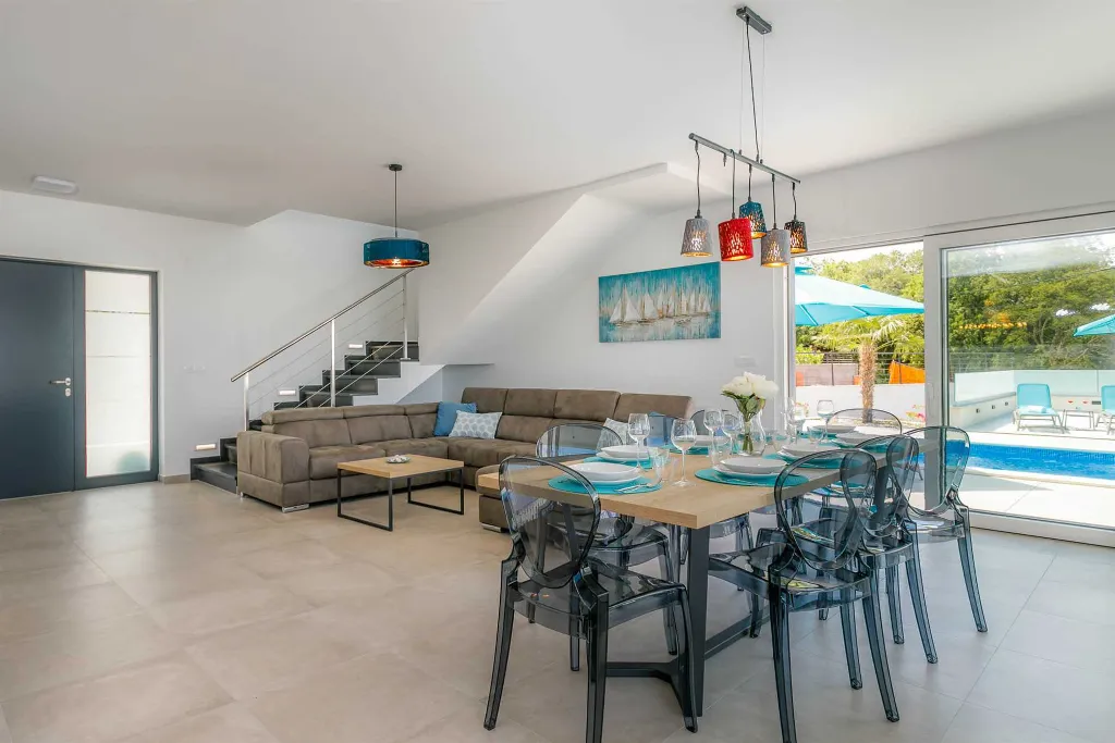 Malinska Villa with Heated Pool for 10 Guests