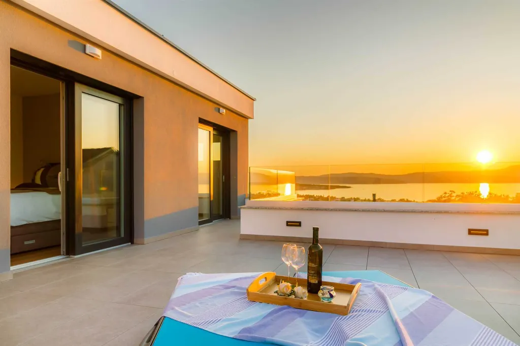 Malinska Villa with Heated Pool for 10 Guests