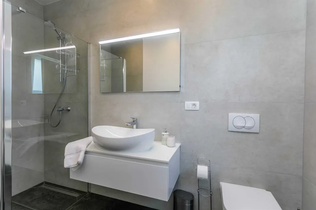 Malinska Villa with Heated Pool for 10 Guests