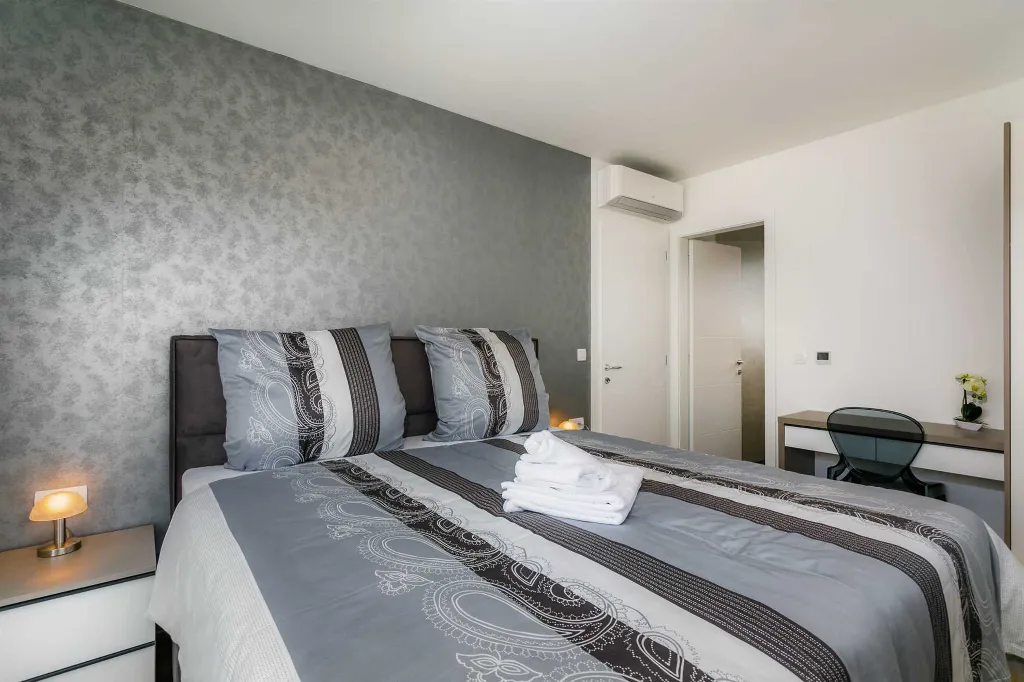 Malinska Villa with Heated Pool for 10 Guests