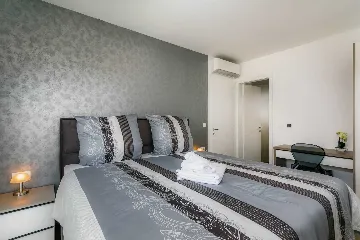 Malinska Villa with Heated Pool for 10 Guests