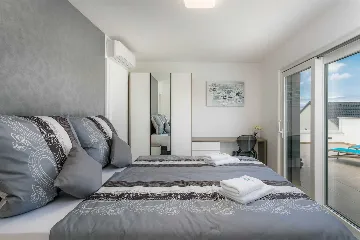 Malinska Villa with Heated Pool for 10 Guests