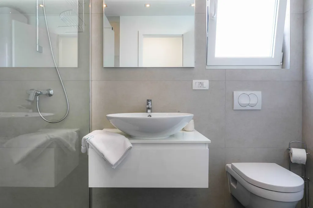 Malinska Villa with Heated Pool for 10 Guests