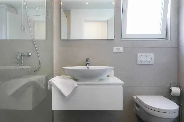 Malinska Villa with Heated Pool for 10 Guests