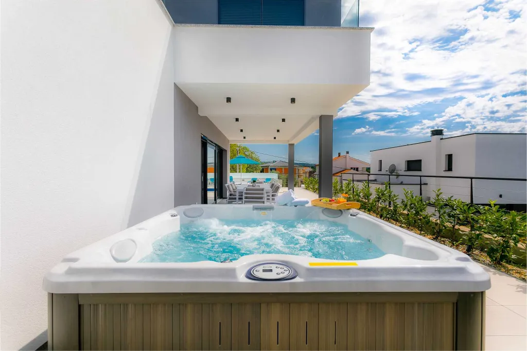Malinska Villa with Heated Pool for 10 Guests