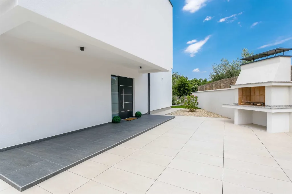 Malinska Villa with Heated Pool for 10 Guests
