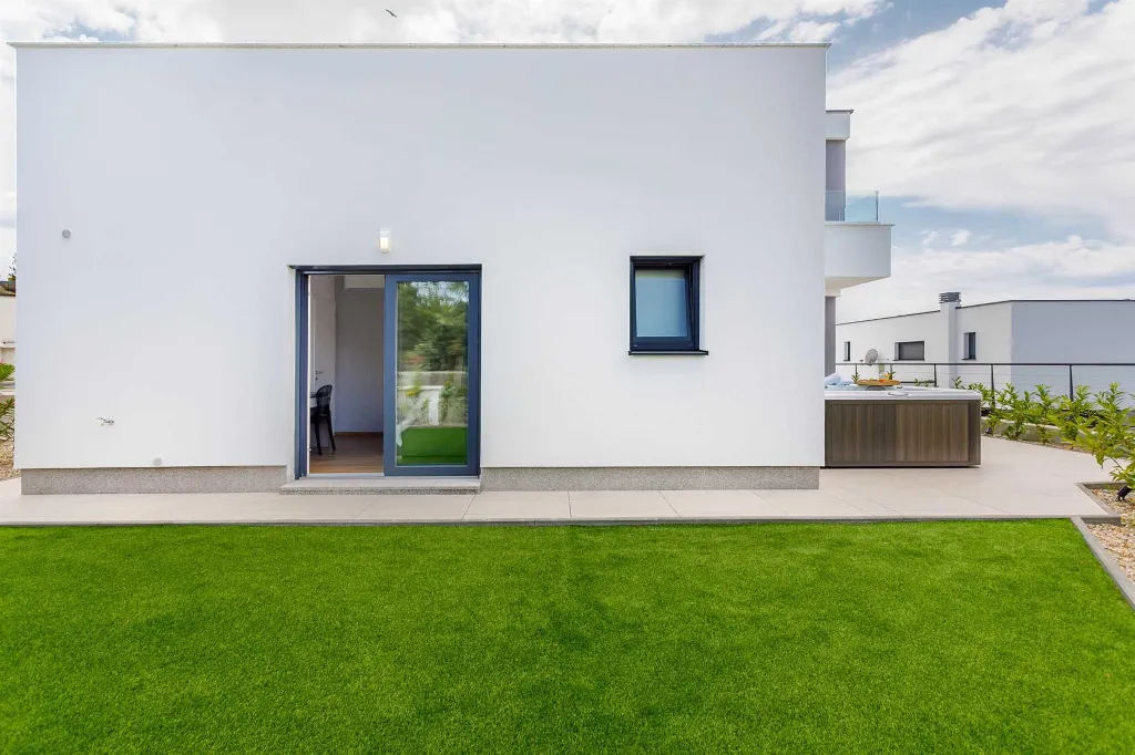 Malinska Villa with Heated Pool for 10 Guests