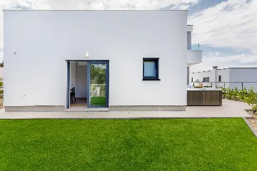 Malinska Villa with Heated Pool for 10 Guests