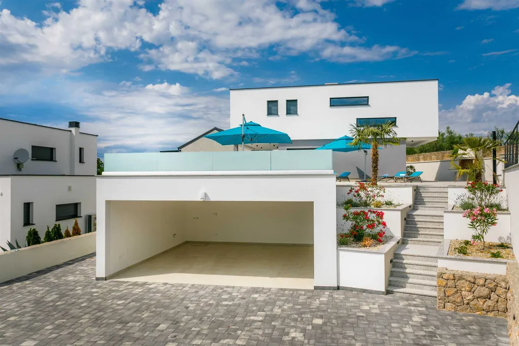 Malinska Villa with Heated Pool for 10 Guests