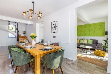 3-Bedroom Apartment with Private Pool in Čižići