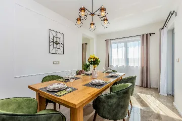 3-Bedroom Apartment with Private Pool in Čižići