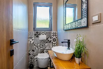 3-Bedroom Apartment with Private Pool in Čižići