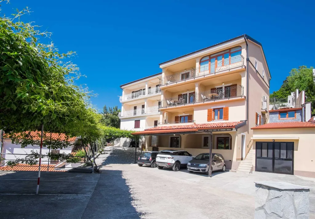 2-Bedroom Apartment in Krk for 4 Guests