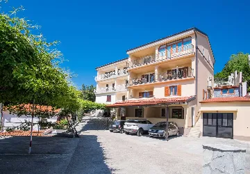 2-Bedroom Apartment in Krk for 4 Guests