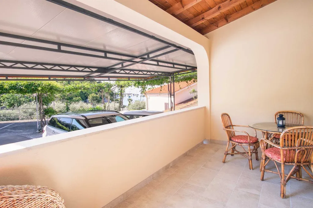 Air-Conditioned Studio for 2 in Krk with Terrace