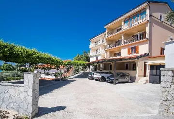 Air-Conditioned Studio for 2 in Krk with Terrace