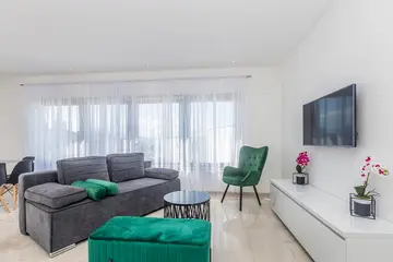 Apartment in Njivice for Up to 5 Guests