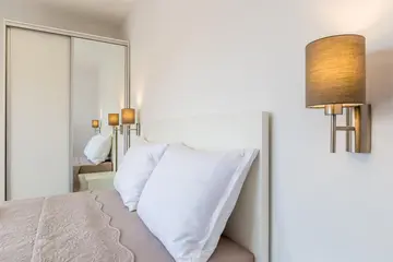 Apartment in Njivice for Up to 5 Guests