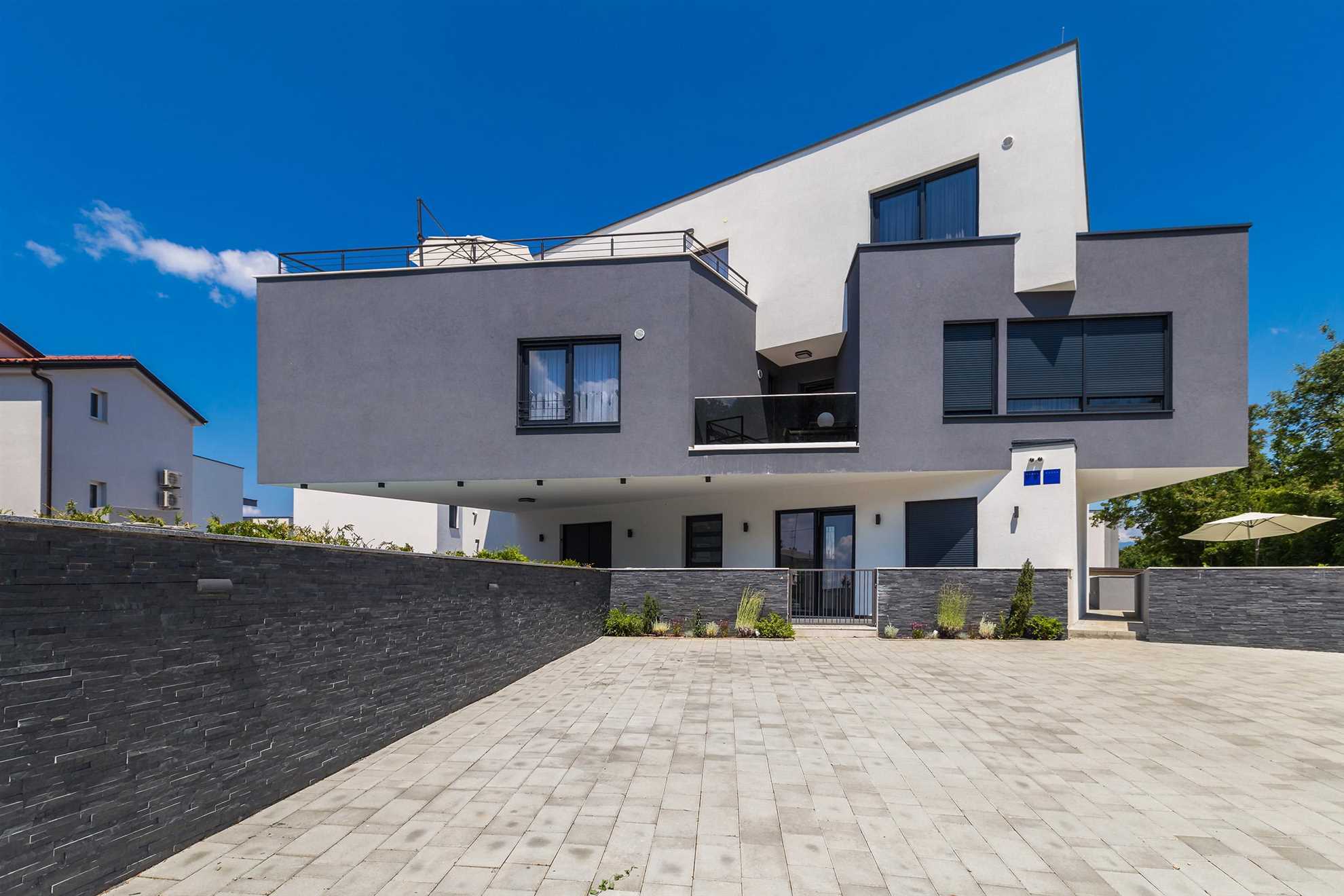 Appartamento LAGANINI II con piscina in comune