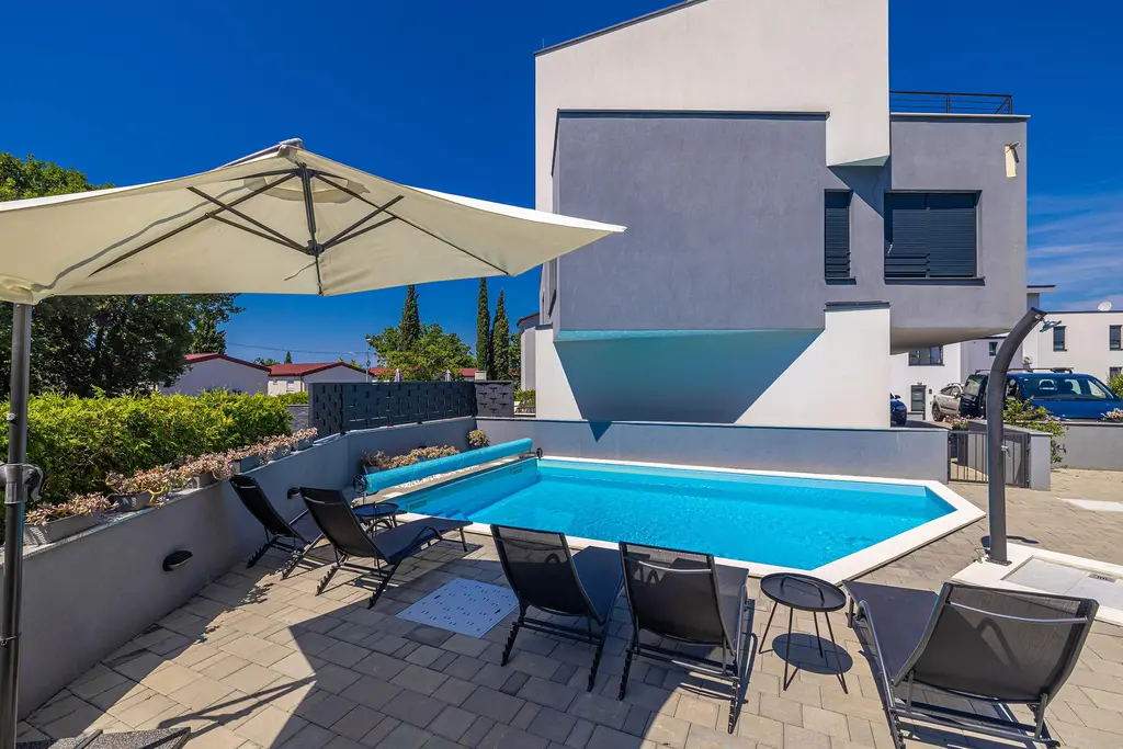 Njivice Apartment with Shared Pool for 5 Guests