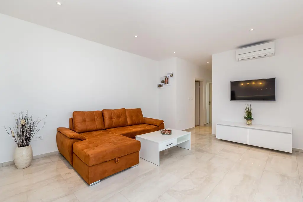Njivice Apartment with Shared Pool for 5 Guests