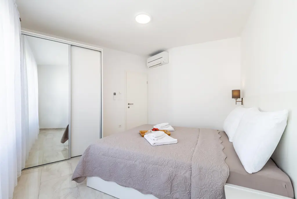 Njivice Apartment with Shared Pool for 5 Guests