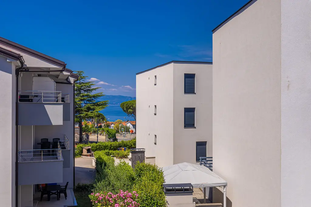 Njivice Apartment with Shared Pool for 5 Guests