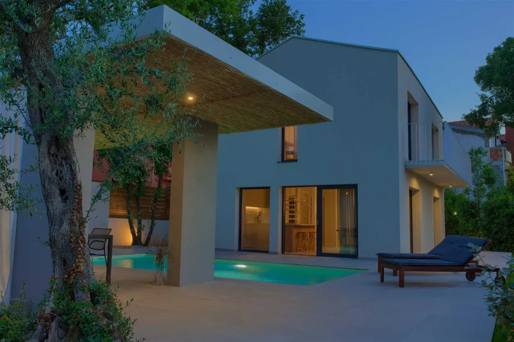 2-Bedroom House in Malinska with Heated Pool