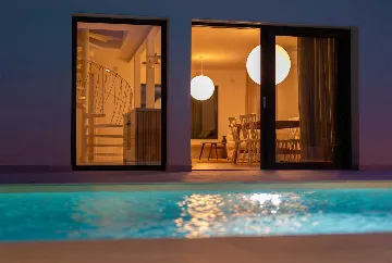 2-Bedroom House in Malinska with Heated Pool