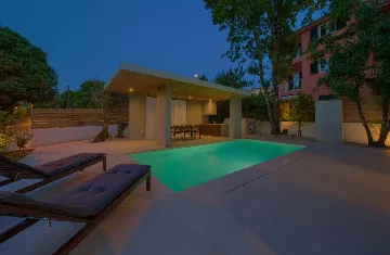 2-Bedroom House in Malinska with Heated Pool