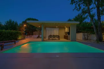 2-Bedroom House in Malinska with Heated Pool