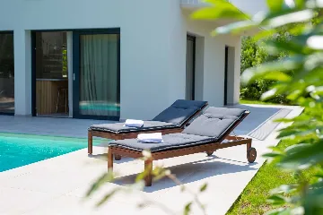 2-Bedroom House in Malinska with Heated Pool