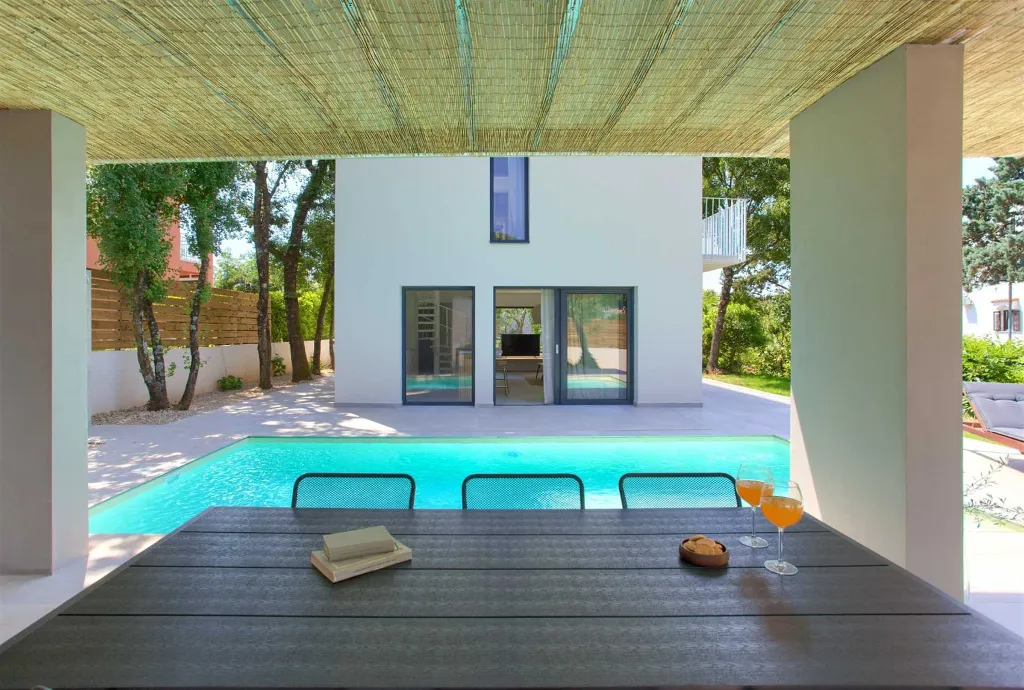 2-Bedroom House in Malinska with Heated Pool