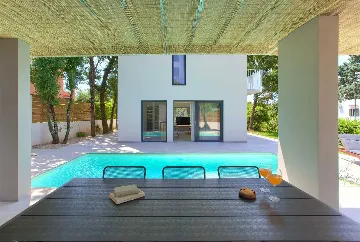 2-Bedroom House in Malinska with Heated Pool