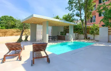 2-Bedroom House in Malinska with Heated Pool